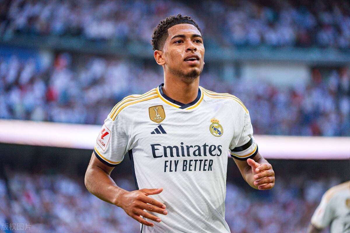 波兰媒体：莱万收到米兰、沙特和美职联报价，米兰愿签约两年（波媒：莱万获米兰、沙特球队和MLS报价，AC米兰愿提供两年合同）