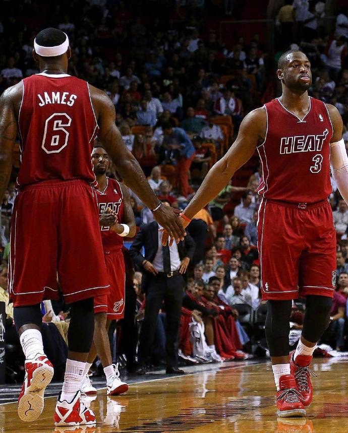 洲际杯战报：德阿拉斯凯塔梅开二度，弗拉门戈2-1蓝十字（洲际杯焦点战：德阿拉斯凯塔双响，弗拉门戈2比1击败蓝十字）