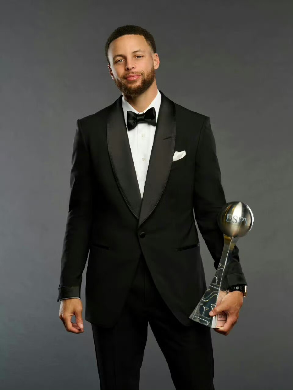 皇社81岁股东：扬赫尔还没我健壮；4000多万就买仨看医务室的（皇社81岁股东炮轰：我比扬赫尔还结实，砸四千余万只买来三名医务室常客）