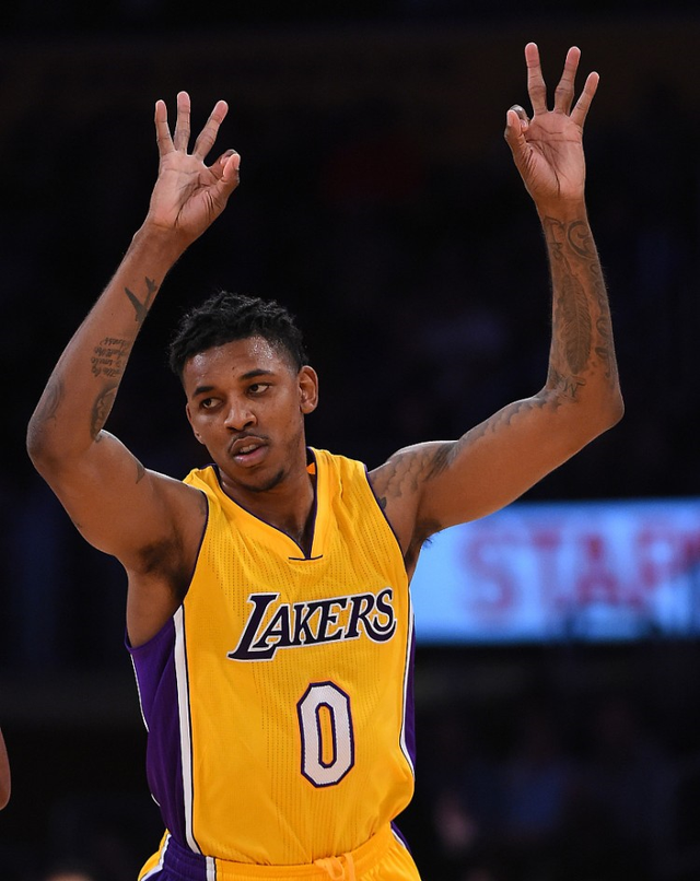 中场核心助攻效率稳居榜首（中场大脑助攻效率稳居第一）