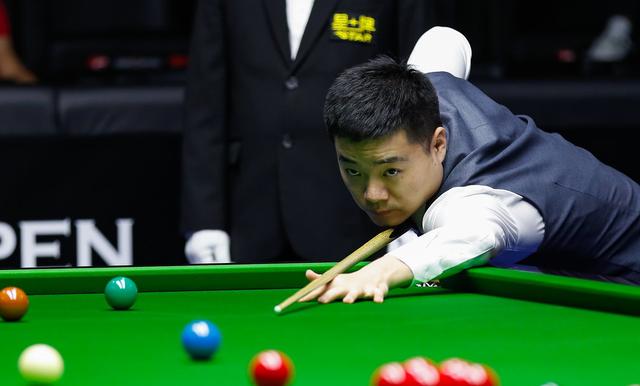 富勒姆在与 富勒姆在与